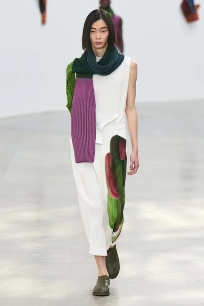 Look 5